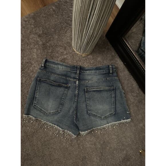 Women’s Airport studded Jean shorts NWT Size 11 - Picture 5 of 6